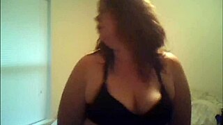 Big breasted MILF gets dressed for the video професси