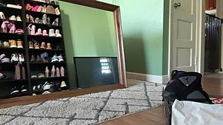 American amateur girl skillibeng twerks with sneakers that adores big ass and hairy pussy