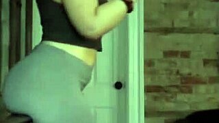 Teen 18+ milf flaunts big bubble butt