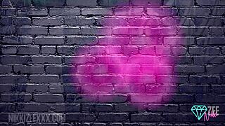 wanna see me finger and worship feet?