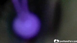 incredible asian fingers shaved cunt with dildo 😏