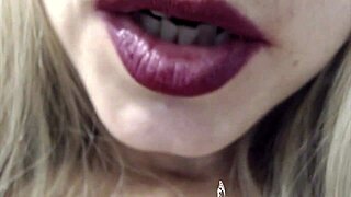 Webcam slut plays with toys live