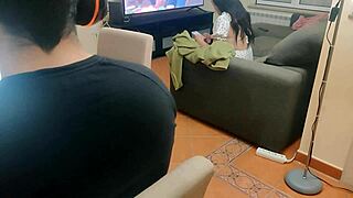 Εξωτερικό βρώμικο μαμά ικετεύει, Ρούφα το γρήγορα, εραστή! ακριβώς στην εξώπορτα