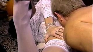 レトロのアスバスター、ワイルドなリムジョブアクション