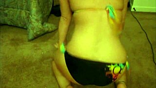 Roxy Shakes Juicy Ass in Bikini