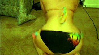 Roxy Shakes Juicy Ass in Bikini