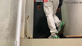 novinha in towel gets pizza guy cock for cum facial