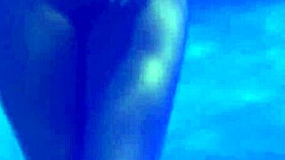 एक्सोटिक भारतीय राजकुमारी कपड़े उतारती है शानदार सौंदर्य सेशन में अविस्मरणीय पल के लिए