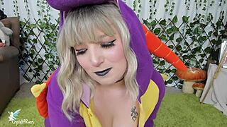 Sexual girl with blonde hair gets the first time with an older man