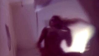 i shower with alix lynx