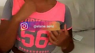 morena gostosa shakes her ass with passion