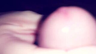 Katita swiftly pulls her cum in this rapid scene.