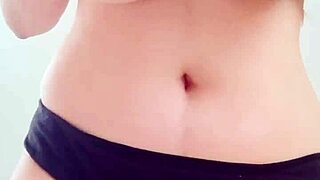 นวดร้อนแรงกลายเป็นเซ็กส์เดือด นมใหญ่ในบิกินีดำที่ DepravedMinx