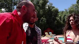 رجال إطفاء يستضيفون حفلة دي بي عرقي متوحش مع بنت سكس جماعي