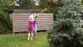 Jovens Bissexuais Exploram Ação Anal MMF Juntos