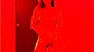 estrenando mi nuevo juguete con una mamada intensa y masturbación latina