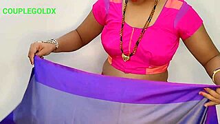 कोमल ने स्टूडेंट से टाइट लैंड के बारे में पूछा, बड़े बूब्स के साथ होममेड सेशन