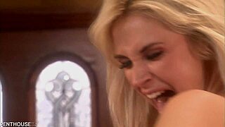 blonde courier shawna lenee fingers pussy for sarah vandella in glamour masturbation