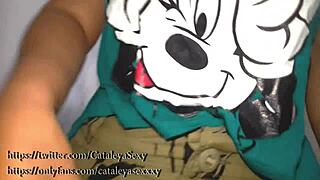 suscribete a esta jovencita latina que teasea su pussy sexy para sus seguidores