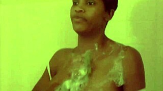 Black women’s ass in a ghetto ambiance