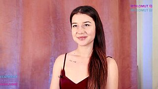 What does jolie butt look like naked?