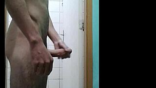 watch me masturbate at home like a pro amateur!