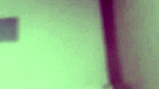 In this video my wife's ass and tits flash