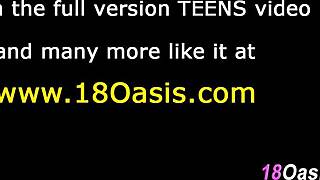 فتاة طبيعية تمص الزب بشغف شديد!