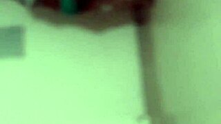 In this video my wife's ass and tits flash