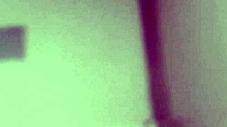 In this video my wife's ass and tits flash