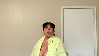 Burning hot massage gets my pussy dripping wet