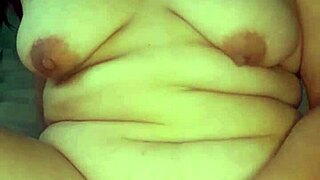 Watch the hot university neighbor masturbate and send it via whatsapp.