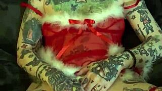 Solo Christmas Day orgasm experienced by mature woman