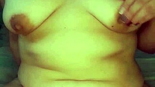 Watch the hot university neighbor masturbate and send it via whatsapp.