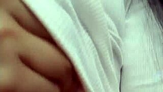 Pretty girl with cute boobs gets blowjob and cumshot.