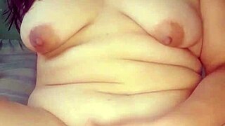 Watch the hot university neighbor masturbate and send it via whatsapp.