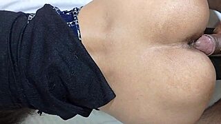 इंडियन विलेज बॉय कॉलेज गर्ल को रैंच सेटिंग में हार्ड ड्रिल करता है क्लियर हिंदी ऑडियो के साथ