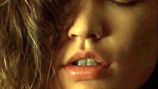 Оди Ингланд в жаркой британской сцене секса