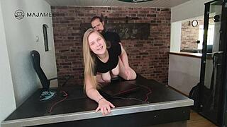 s��es molliges m�dchen maja braucht dringend sex mit ihrem fetten arsch