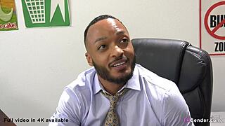 Professore scopa la ragazza trans del college Shiri Allwood in una scena selvaggia