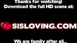 Haley Reed dá punheta e boquete épicos pro irmão de passo no quarto privativo