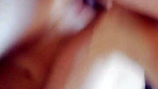 mi hermanita pide que le folle el coño?