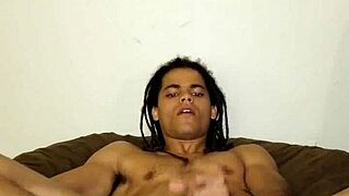 Ivory white horny twink wants to please you