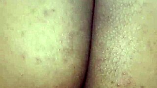 Горячая испанская девчонка с обвисшими сиськами испытывает сильное удовольствие