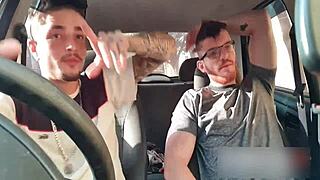 broderagem no carro com milf e cock