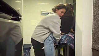 Arrebento Minha Meia-Irmã com Força na Lavanderia! 😈