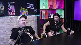 אלה הבי מתה על DP אנאלי עם שלושה זין בכוס, פטיש מטורף!