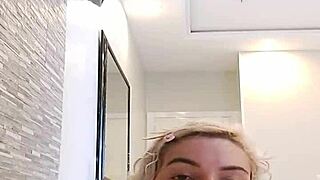 ALINA MODELISTA PORN STAR MASTURBATES IN THE JACUZZI