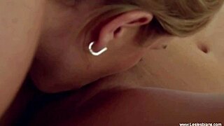 lesbians miss each other, crave pussy fingering