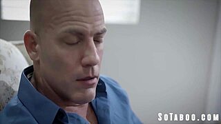 Sorunlu 18+ genç kız ateşli ilişki sonrası yaşlı adamı şantajlıyor